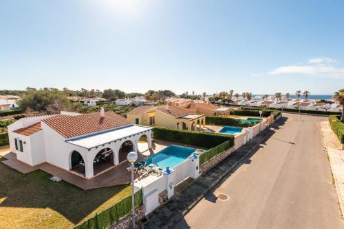 Foto dalla galleria di Villa Androna a Cala'n Bosch