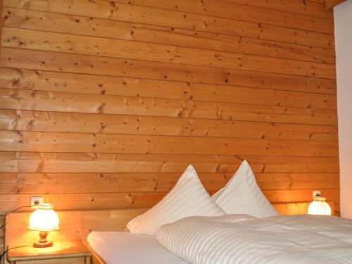 Holiday Home Gaugg by Interhomeにあるベッド