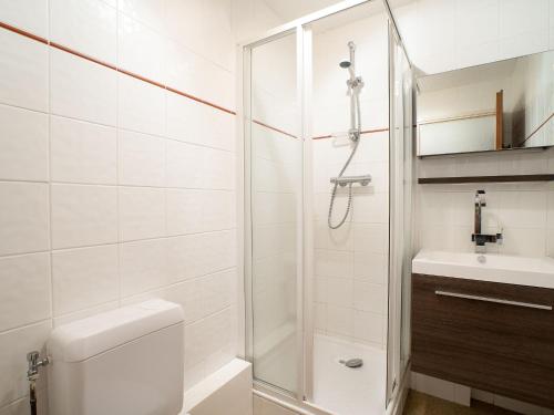 Apartment Sérac A10 by Interhome