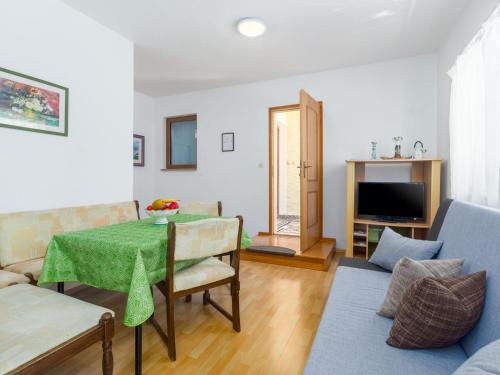 Posezení v ubytování Apartment Nena-2 by Interhome