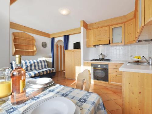 Kuchyň nebo kuchyňský kout v ubytování Apartment Lazzer-2 by Interhome