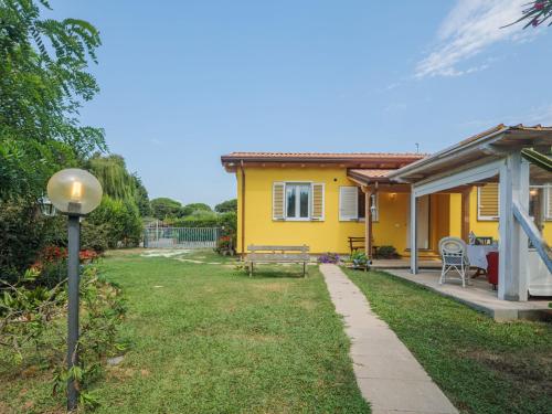 The building in which the holiday home is located