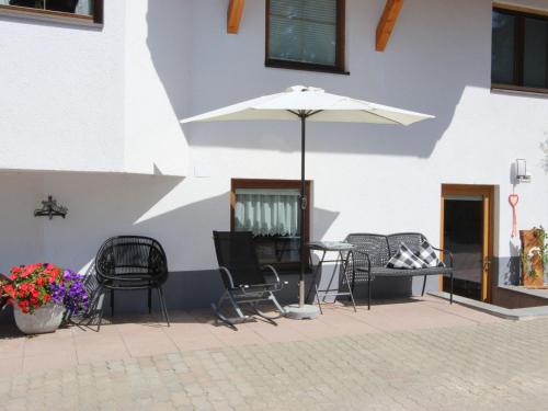 Un patio o zona al aire libre en Apartment Anita-2 by Interhome
