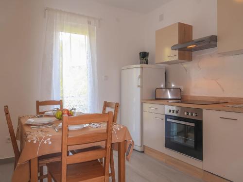 Apartment Gordana-2 by Interhome