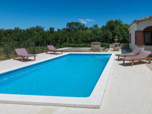 Bazén v ubytovaní Holiday Home Čulina by Interhome alebo v jeho blízkosti