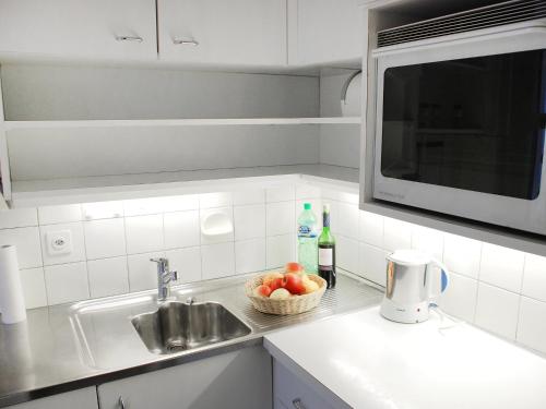 Dapur atau dapur kecil di Holiday Home Ursula by Interhome