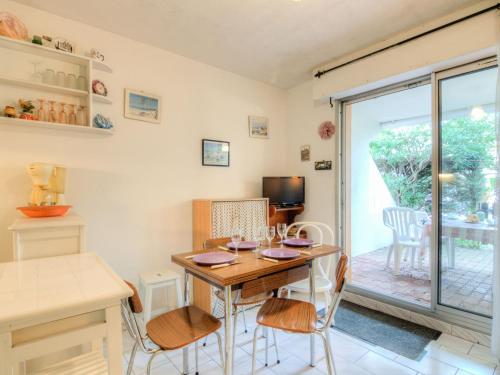 Studio Les Cyprianes-6 by Interhome