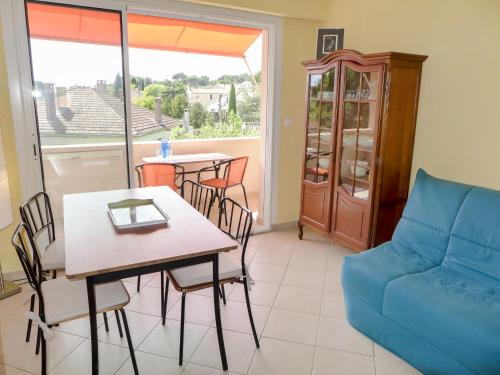 Ruang duduk di Apartment Les Vignes by Interhome