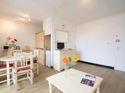 Studio Les Amandiers by Interhome