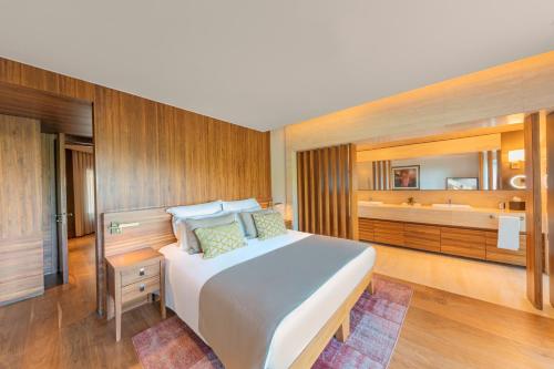 Ένα ή περισσότερα κρεβάτια σε δωμάτιο στο D Maris Bay