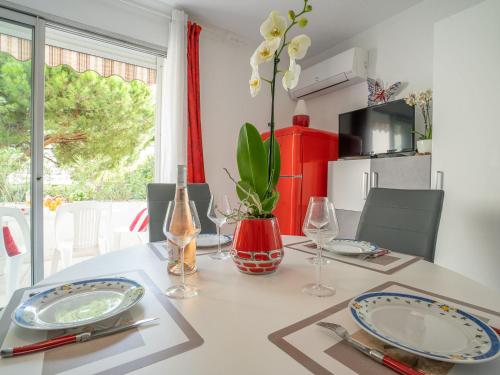 Apartment Les Cyprianes-7 by Interhome