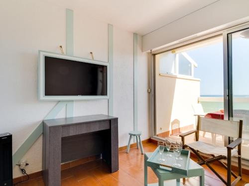 Apartment Les Jardins de la Plage-11 by Interhome