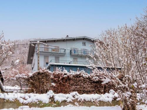 Apartment Les Gentianes by Interhome