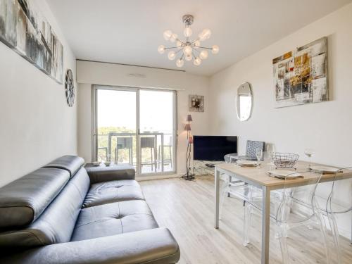 Χώρος καθιστικού στο Apartment Claire-1 by Interhome