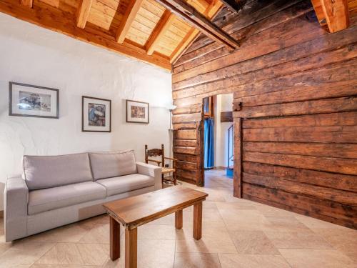 Posezení v ubytování Apartment Les Cors-2 by Interhome