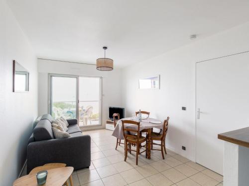 Apartment Claire-2 by Interhome