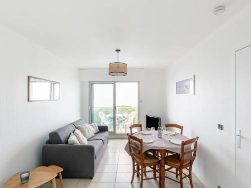 Apartment Claire-2 by Interhome