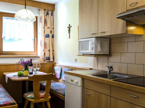 Η κουζίνα ή μικρή κουζίνα στο Apartment Apart Maashof I by Interhome