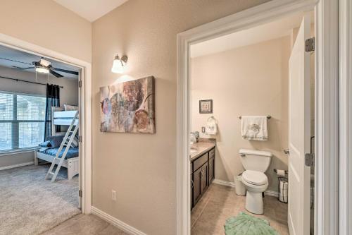 A bathroom at Richland-Chambers Reservoir Condo with Pool!
