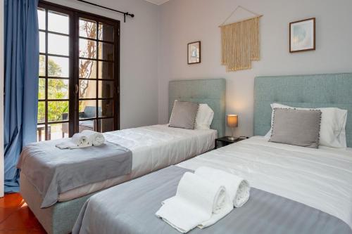 Gorgeous 2BDR W Patio & Pool by LovelyStay