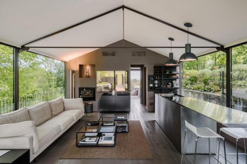 Glass House & SPA - DCA Certified - – Photos 4