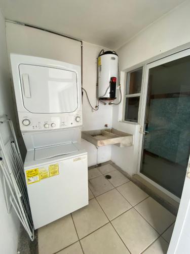 Η κουζίνα ή μικρή κουζίνα στο Casa Nuevo Vallarta + 2 albercas