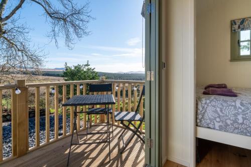 Balkón nebo terasa v ubytování Scalderskew Shepherds Hut