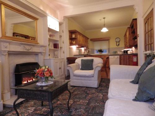 A seating area at The Central Guesthouse