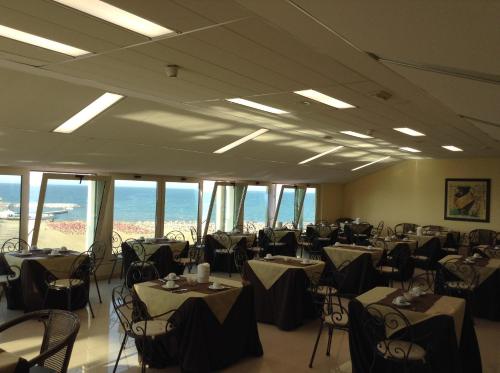 Restaurace v ubytování Hotel Borgo Marina