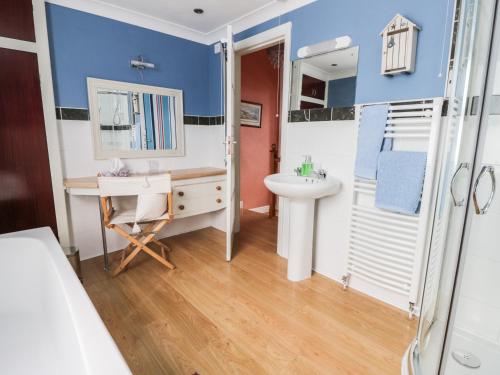 Koupelna v ubytování Coastwatch Cottage