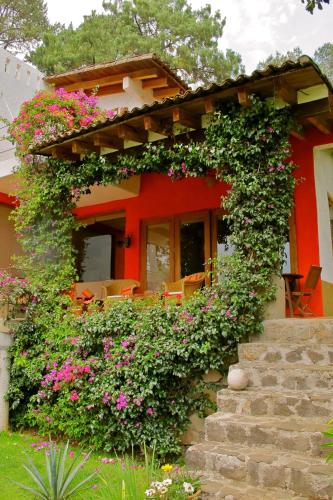 Las Luciernagas Bed and Breakfast Adults Onlyにある庭