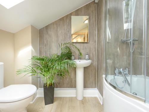 Koupelna v ubytování Rose Cottage