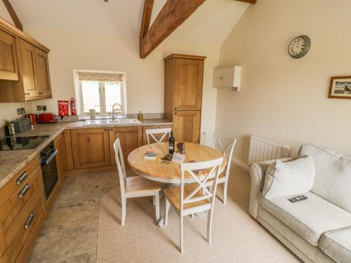Lake Farm Cottage – Photos 4