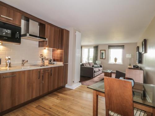 Apartment 8 – Photos 3
