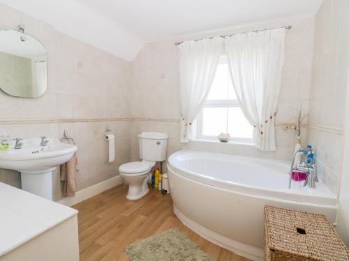 Koupelna v ubytování Dove Cottage