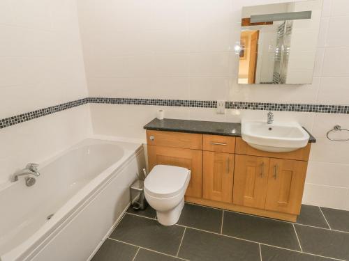 Bilik mandi di Maerdy Lodge