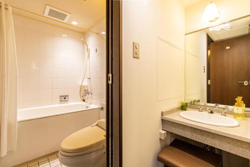 Gallery image of Kobe Tor Road Hotel Sanraku in Kobe