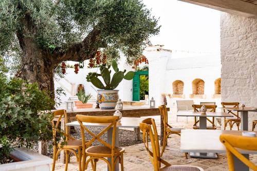 Taman di luar Masseria Ayroldi