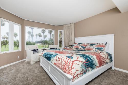 Кровать или кровати в номере Belmont Abode