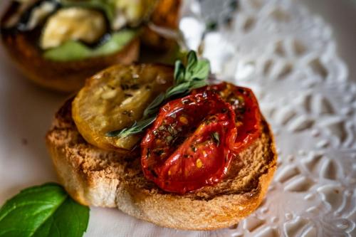 Makanan di atau berdekatan penginapan di ladang