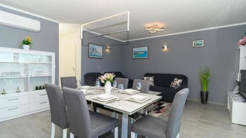 Seaside Luxury Apartment Trogir