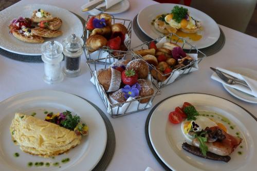 Mad på lejlighedshotellet eller i nærheden
