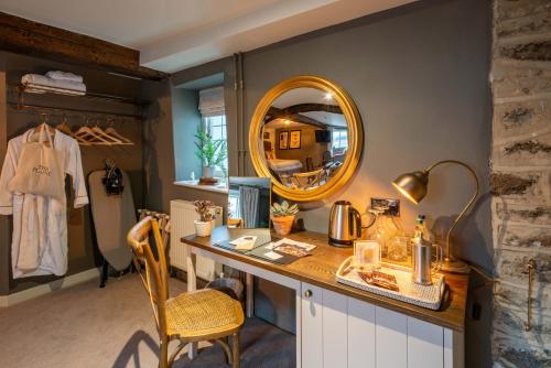 A kitchen or kitchenette at The George Inn & Plaine