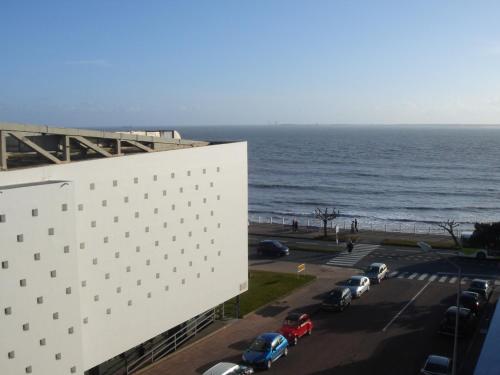 Royan FONCILLON - APPARTEMENT APERCU MER et TOUT CONFORT - BALCON