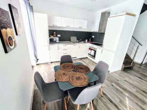 Kuchyň nebo kuchyňský kout v ubytování Relax Apartment for 6 & Terrase & Free Parking