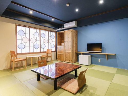 Nuotrauka iš apgyvendinimo įstaigos Hatsuneso Shinkan mieste Urešinas galerijos