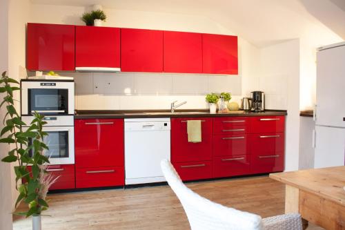 Una cocina o zona de cocina en Ferienwohnung Noor mitten in der Eckernförder Altstadt
