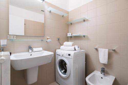 Contempora - Elvezia Park - 2bed, 1baths overlooking the park - E32