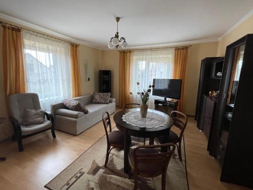 Televisyen dan/atau pusat hiburan di Apartament