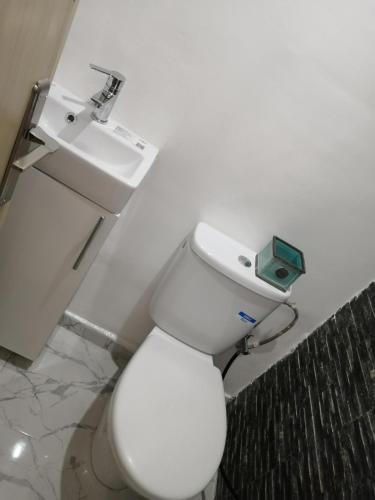 Kamar mandi di Ryan 1